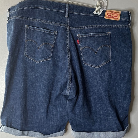 Levi Strauss Women's Classic Bermuda Shorts Denim Size 22W - Picture 3 of 4